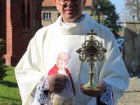 2021.10.10 - wprowadzenie relikwii sw. Siostry Faustyny oraz dzień Papieski